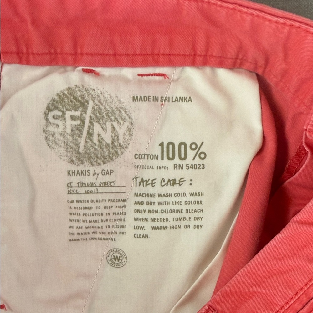 Gap boyfriend roll-up shorts size 10 in a soft red - Picture 4 of 4